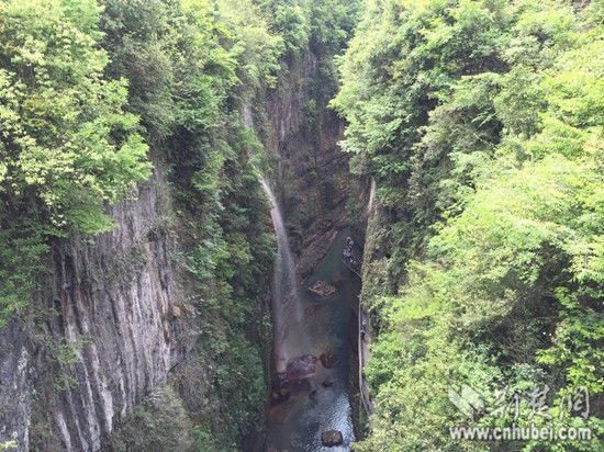 雲龍地縫